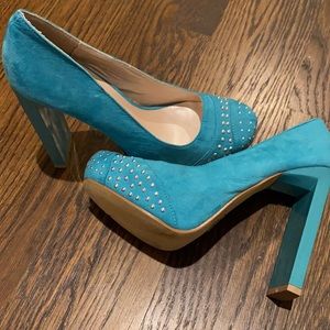Amazing FRH Blue Platform Heels | 7